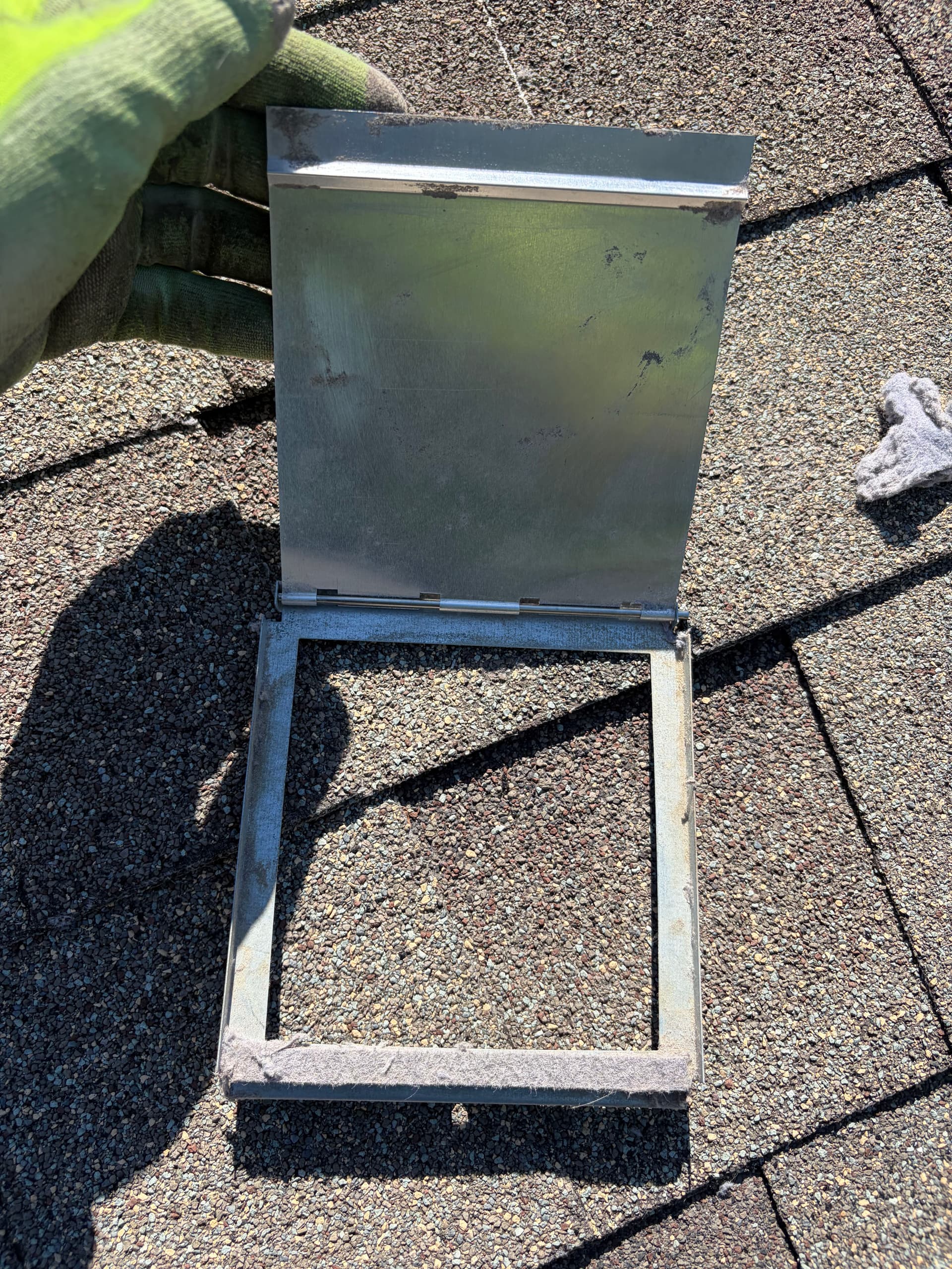 Gallery photos for This Is What a Clogged Dryer Vent Actually Looks Like: Image #5
